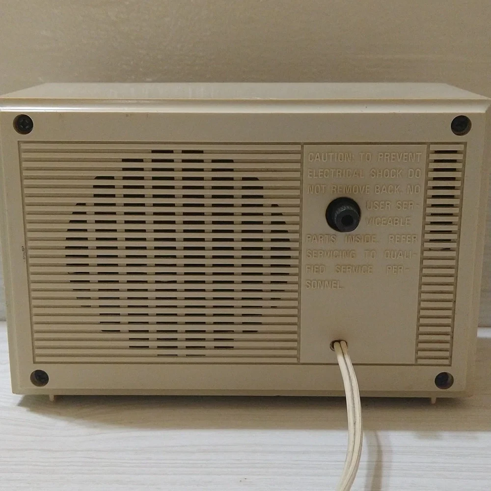 Vintage GE General Electric AM Alarm Clock Radio Model C2425A - Picture 3 of 6